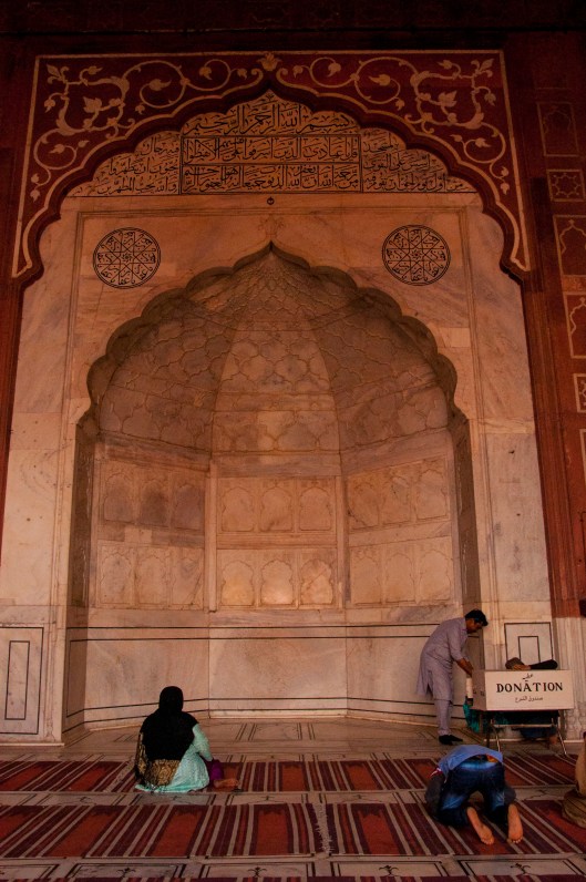 prayers-at-shahi-jama-masjid-mosque