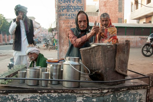 earlymorning-milk-sellers